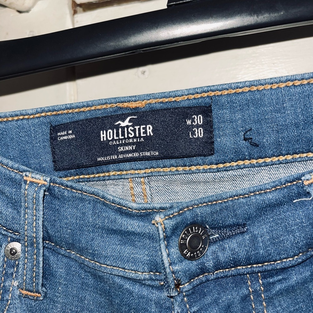Mens ripped jeans!!
